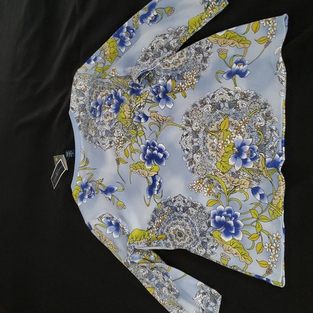 Karen Scott Blue floral top